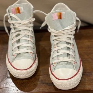 Converse women’s high top shoes GENTLY worn!